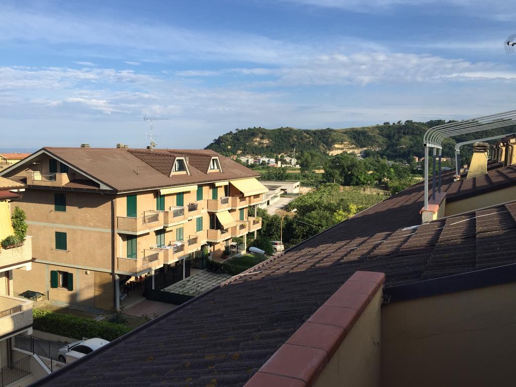Apartamento Mansarda Mare Altidona Habitación foto